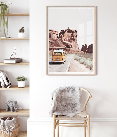 vintage-kombi-arizona-desert-landscape-art-print